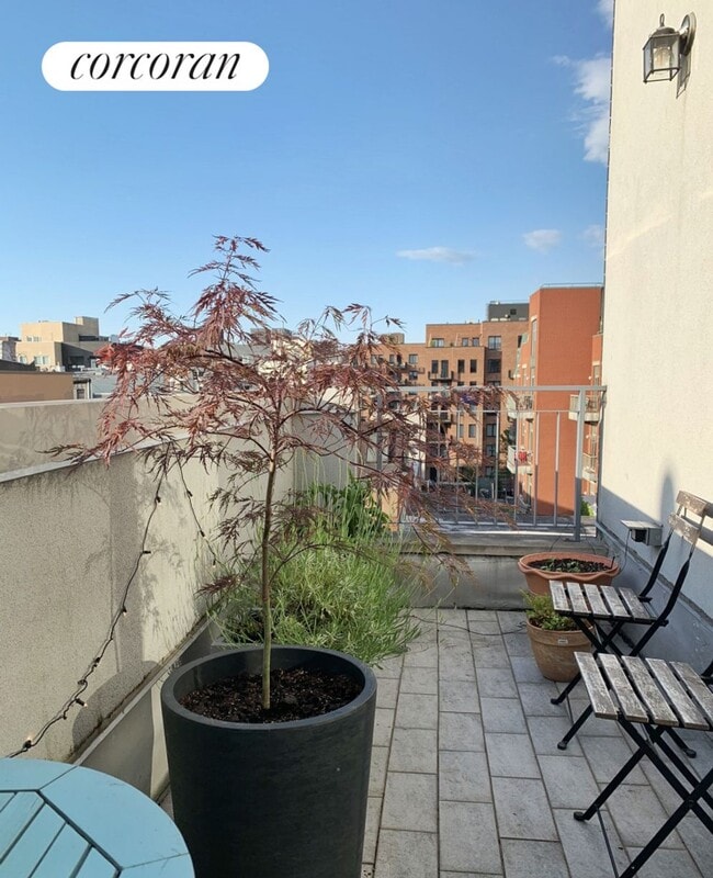Building Photo - 236 N 7th St