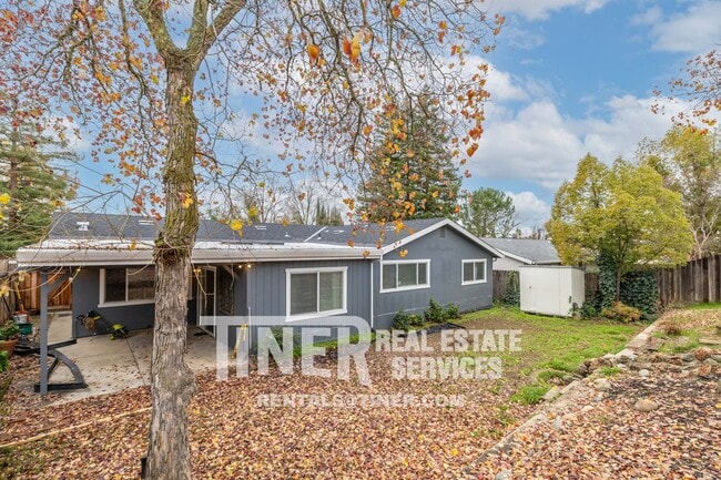 Building Photo - 4801 Papaya Dr
