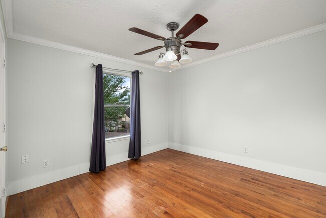 Building Photo - 11607 Zarroll Dr