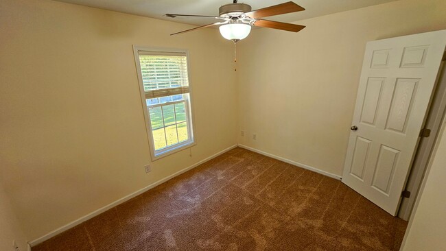 Building Photo - 3 BR 2 BA Liberty Hills