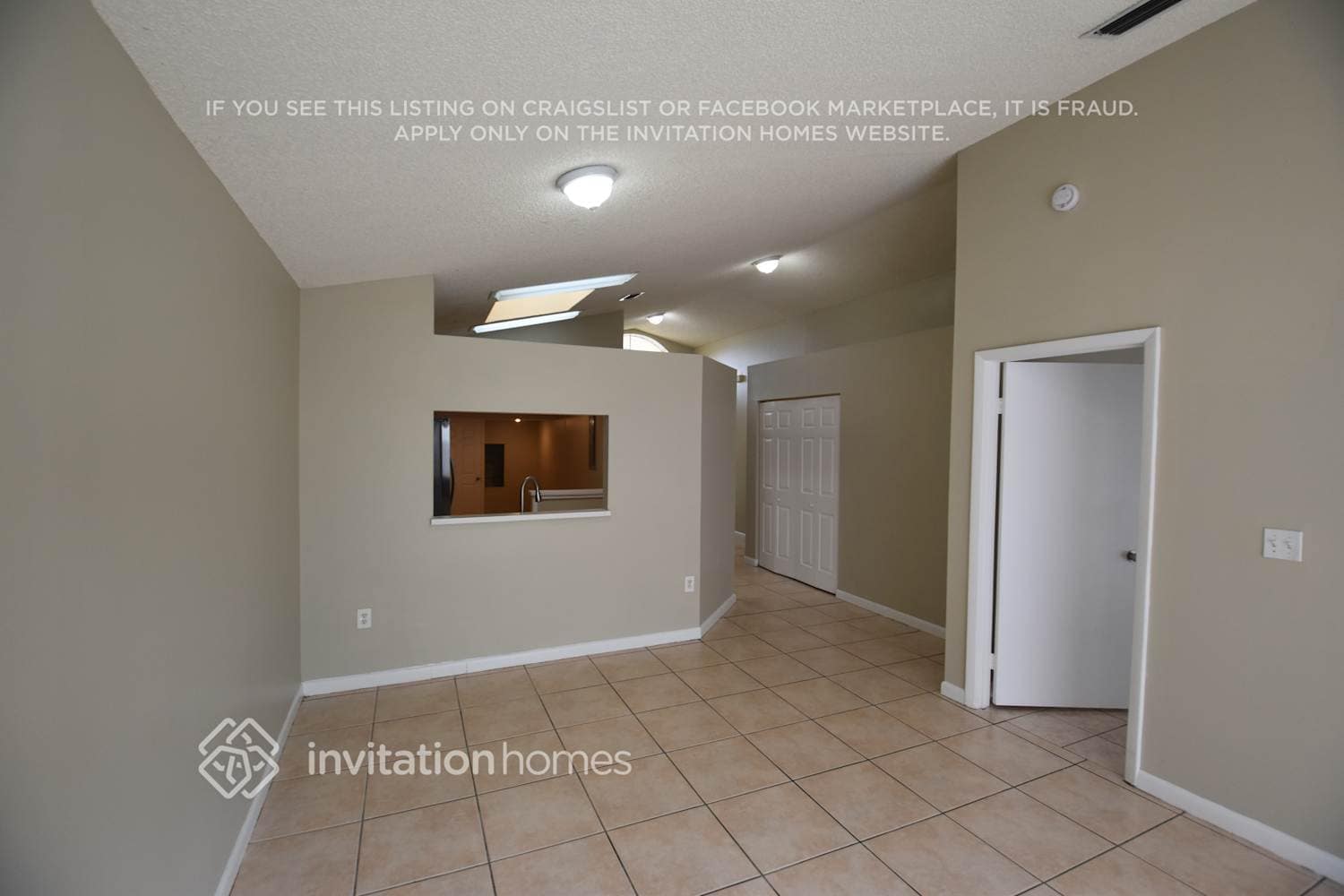 Building Photo - 9949 W Daffodil Ln