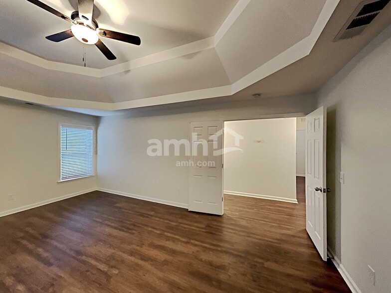 Building Photo - 503 Oriole Farm Trail