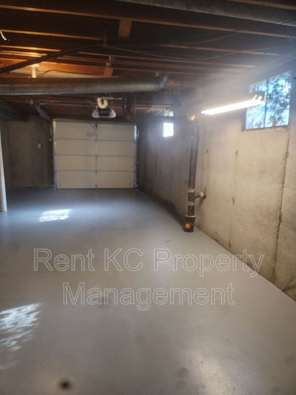 Building Photo - 2709 NE 63rd St