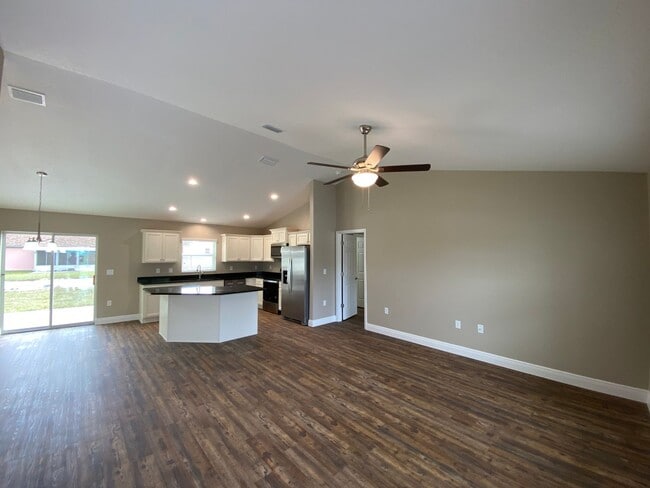 Building Photo - 4764 SW 139th Ln