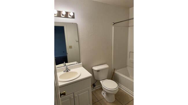 Building Photo - 2660 Tess Cir