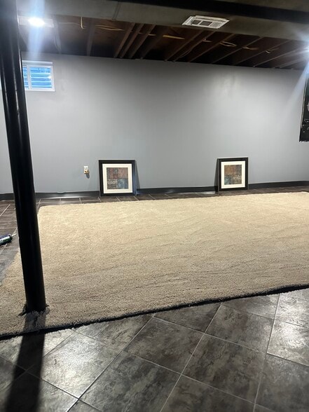 Building Photo - 648 E 6th St