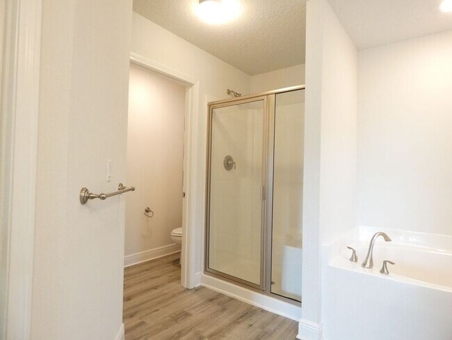 Building Photo - 4117 Hazelhurst Dr