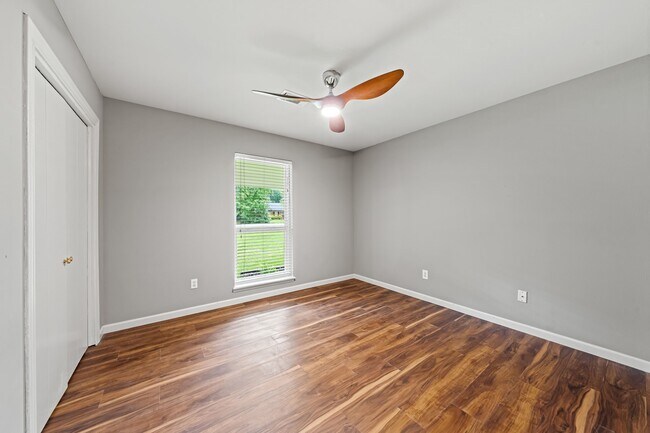 Building Photo - 25802 Maplewood Dr