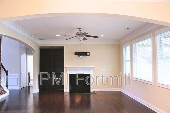 Building Photo - 4417 Carrington Dr