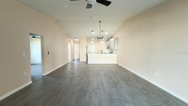 Building Photo - 11154 Pendleton Ave