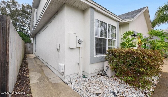 Building Photo - 629 10th Ave S