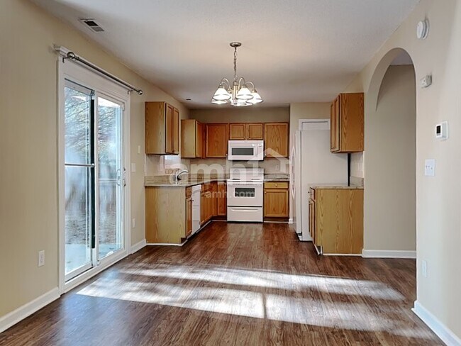 Building Photo - 409 Ascott Way