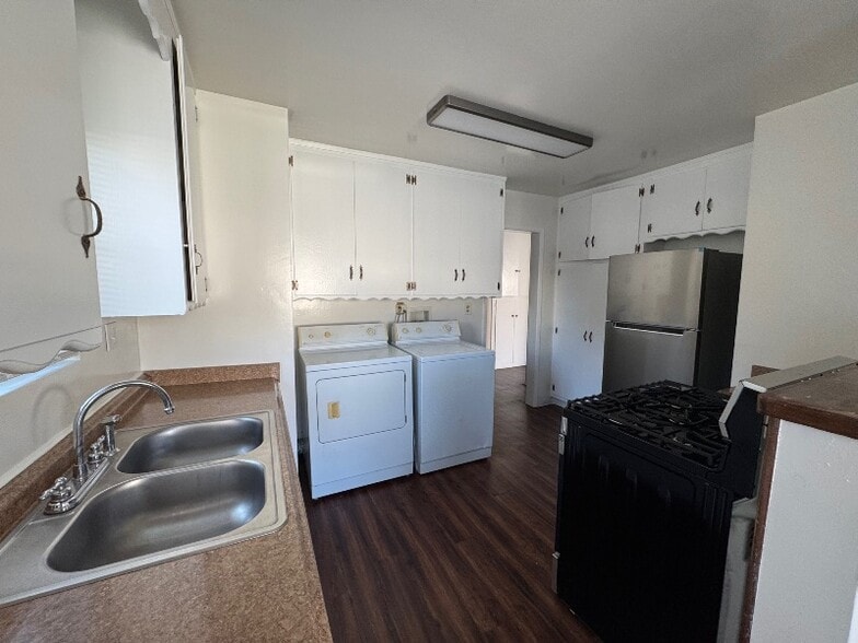 Building Photo - 2008 Graham Ave