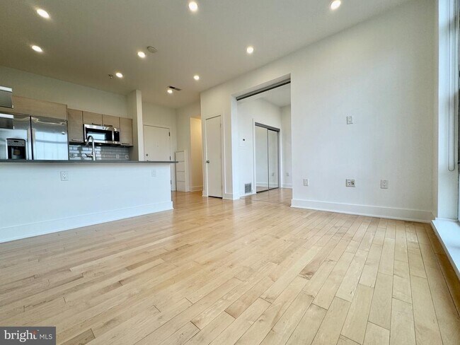 Building Photo - 1616 11th St NW