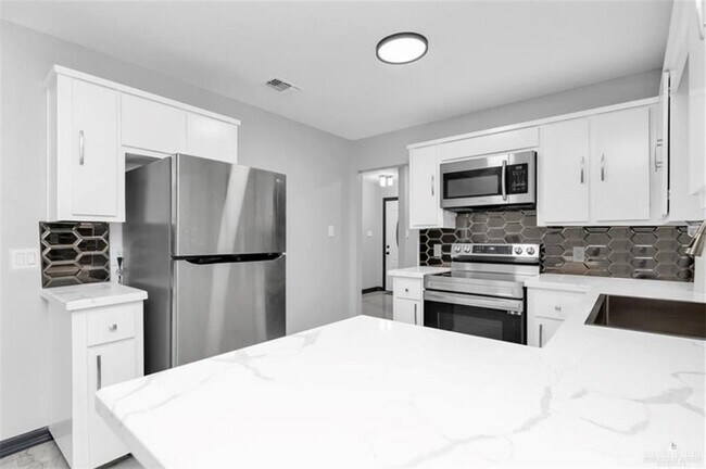 Building Photo - 4109 Sonora Ave