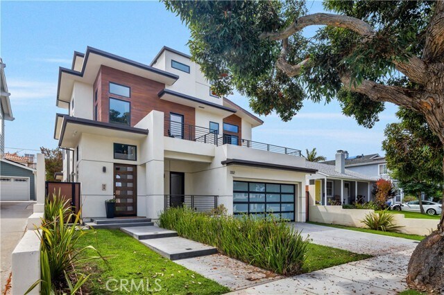 Primary Photo - 332 Avenue E