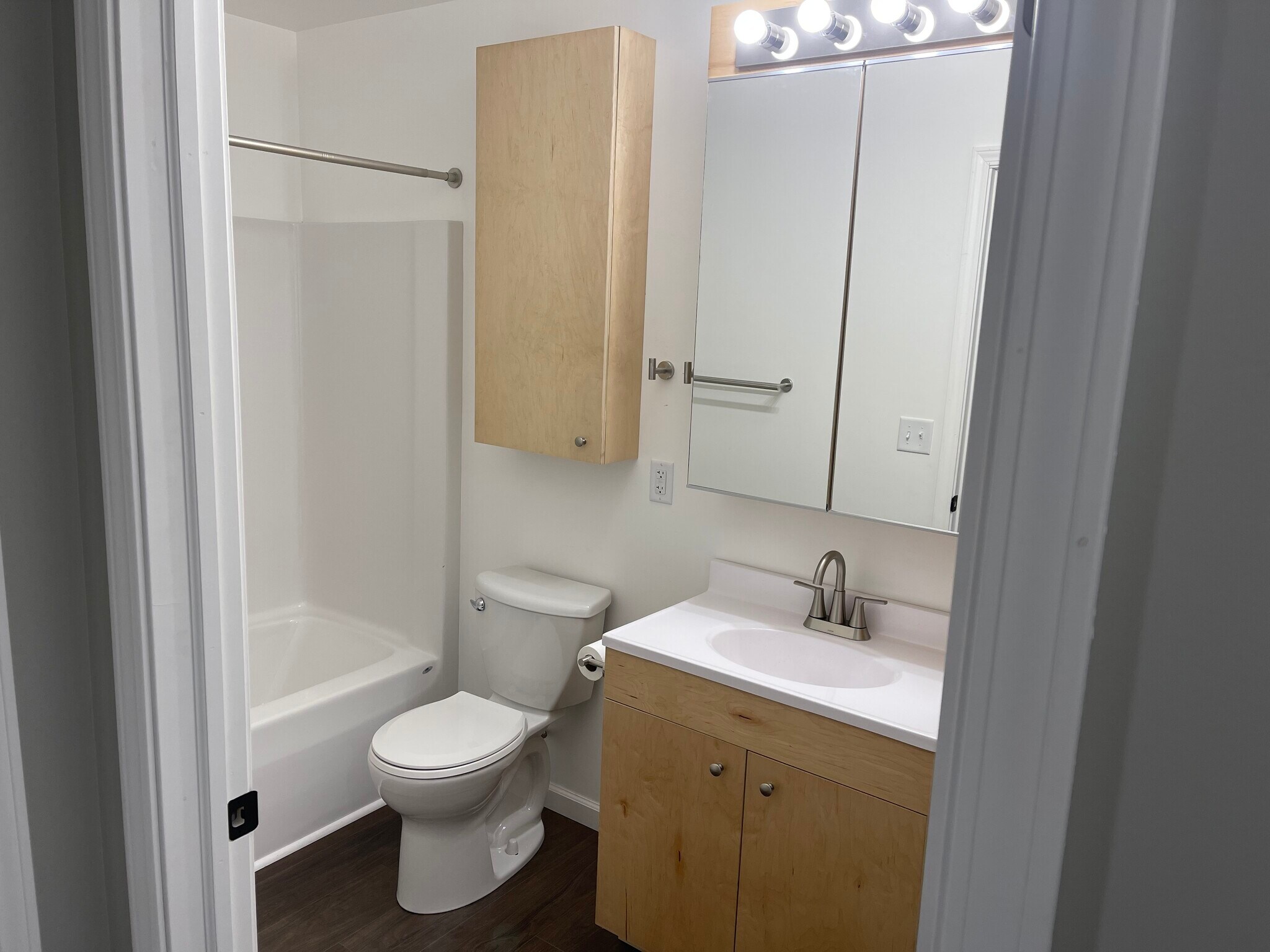 Building Photo - 995 Madison Ave