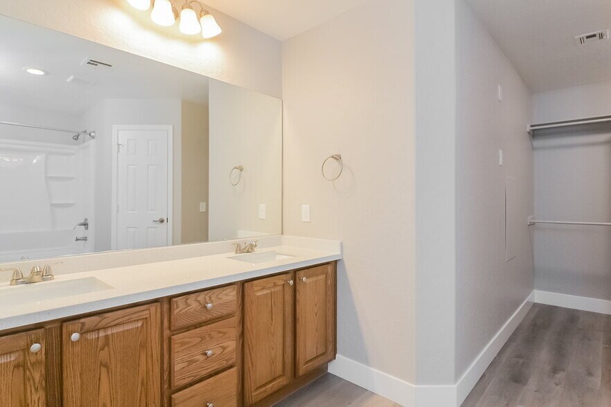 Building Photo - 255 Crusades Ave