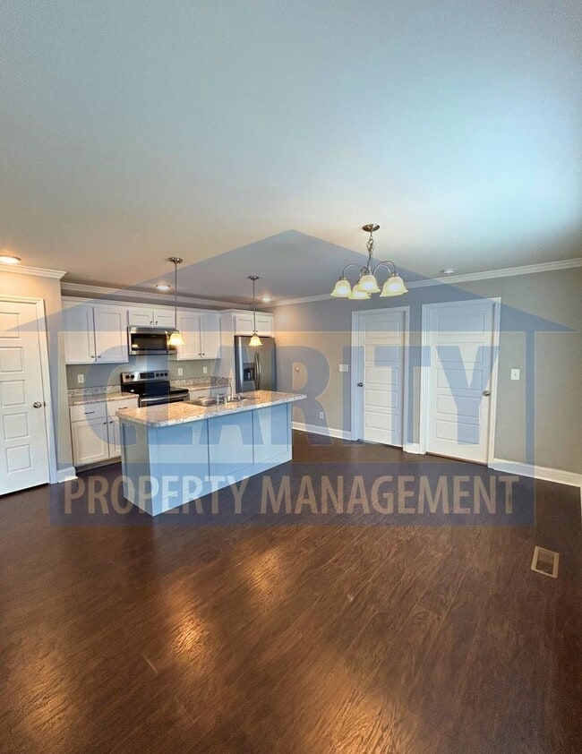 Building Photo - Charming 3 Bedroom, 2 Bath Home with Spaci...