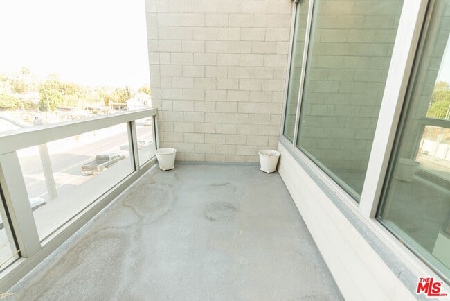 Building Photo - 717 Highland Ave