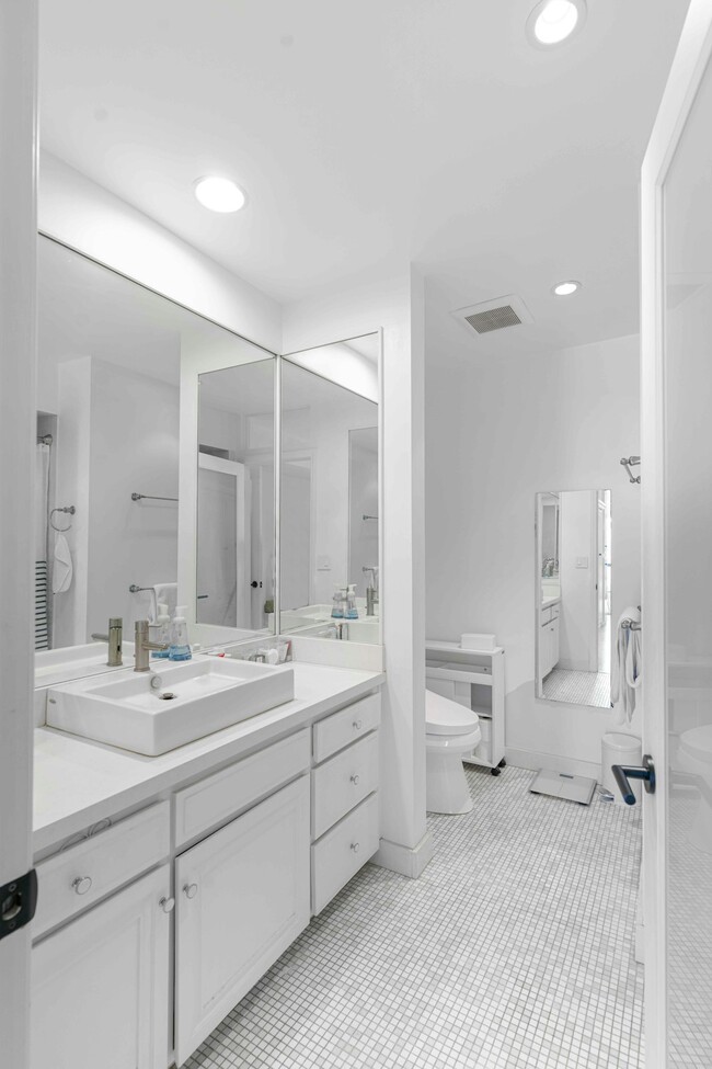 Building Photo - 8380 Waring Ave