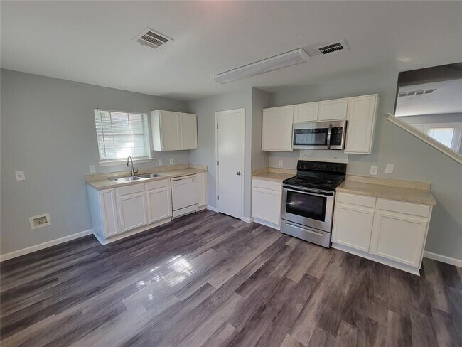 Building Photo - 111 Cermeno Cove
