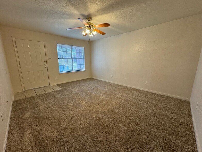 Building Photo - 311 Cedar Ridge Dr