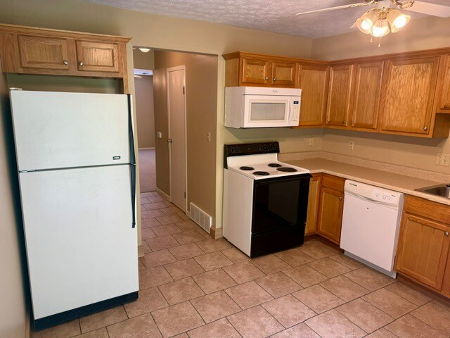 Building Photo - 1616 Spring Valley Dr