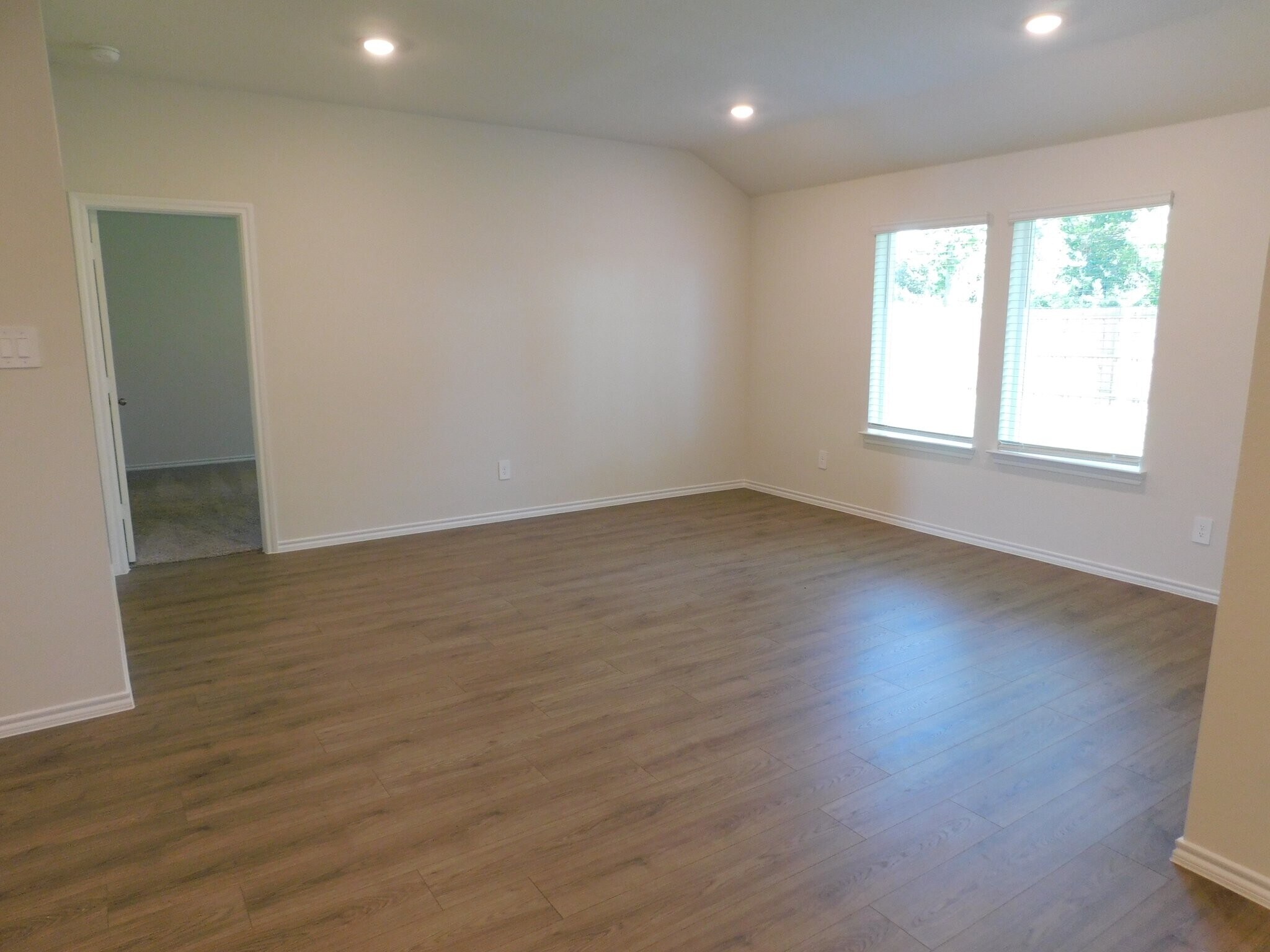 Building Photo - 849 Wild Rose Wy