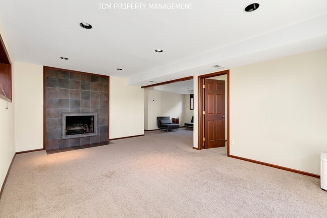 Building Photo - 15313 SE 43rd Pl