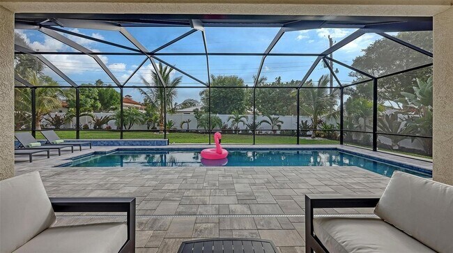 Building Photo - 1111 Mallorca Dr