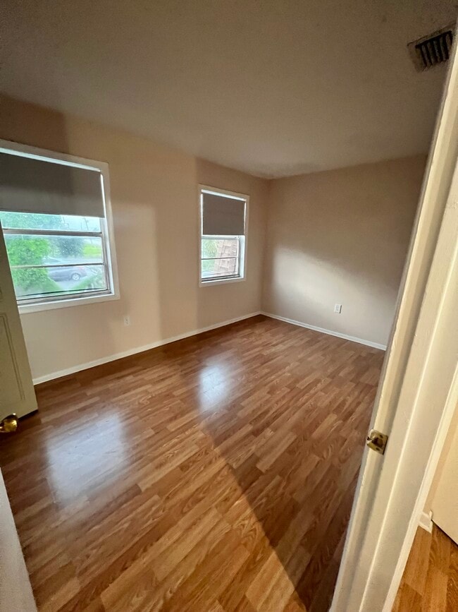 Bedroom 2 - 307 US Highway 27 S