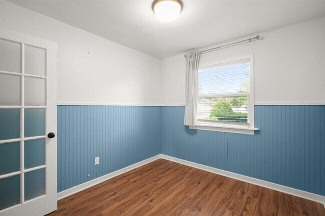 Building Photo - 7903 Bixler Dr
