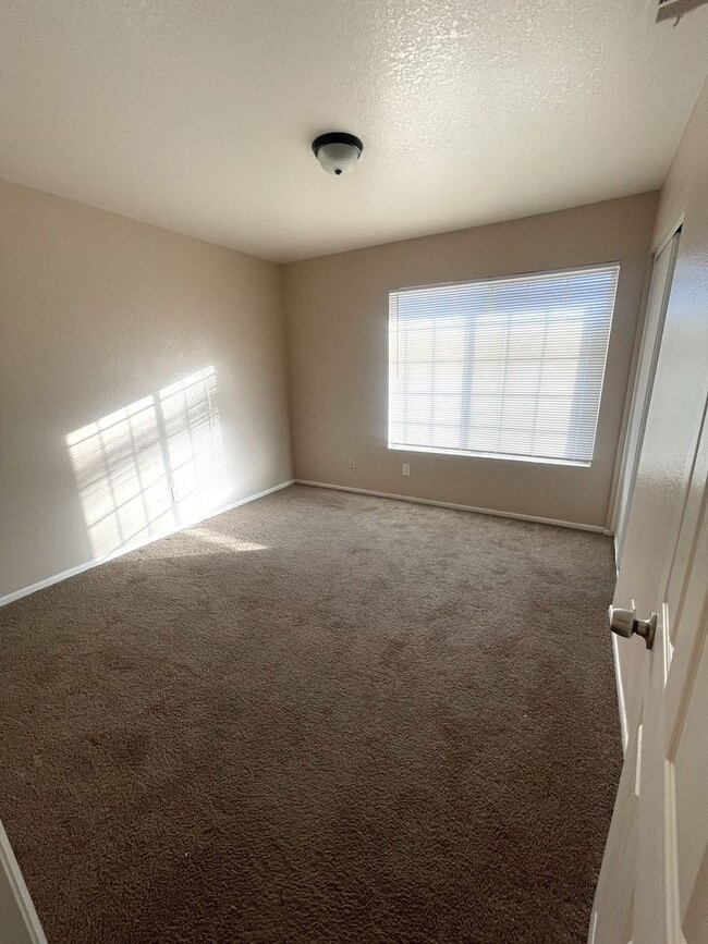 Building Photo - 8925 Satinwood Ave