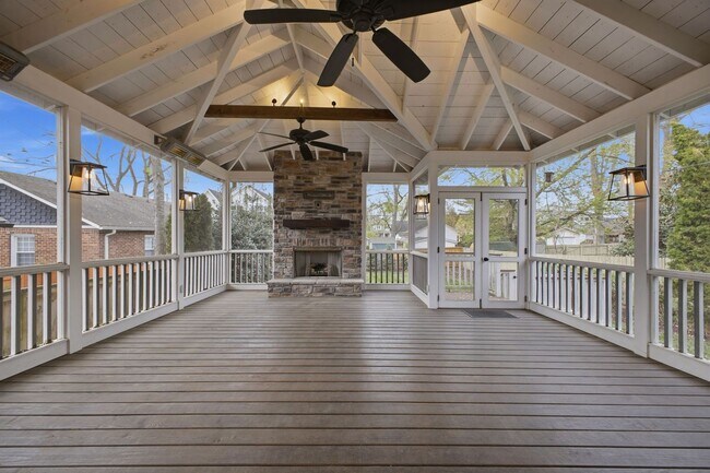 Building Photo - Sylvan Park Charm