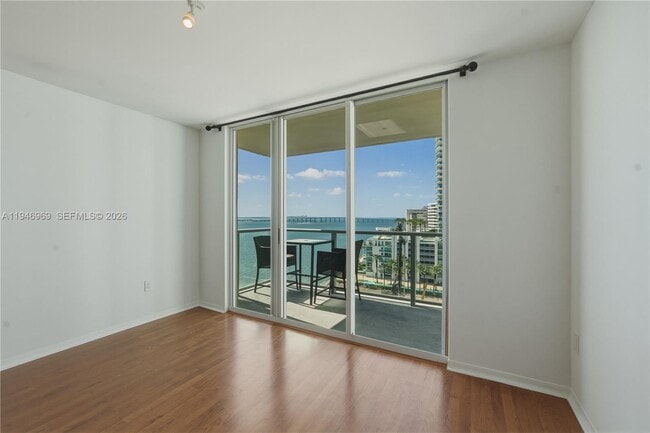 Building Photo - 1155 Brickell Bay Dr