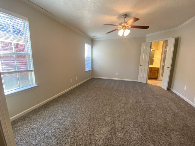 Building Photo - 3 bed, 2.5 bath house in Olive Branch near...