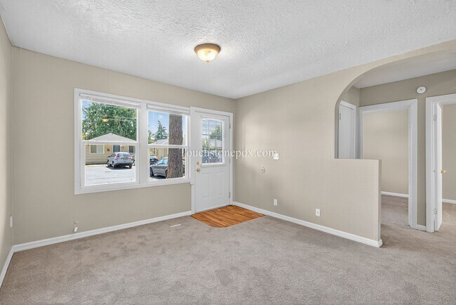 Building Photo - Brentwood-Darlington 2BD|1BA Apartment