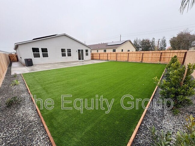 Building Photo - 6925 W Grove Ave