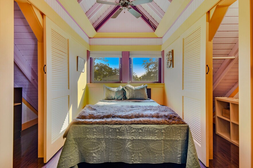 Building Photo - 5113 31st Ave S