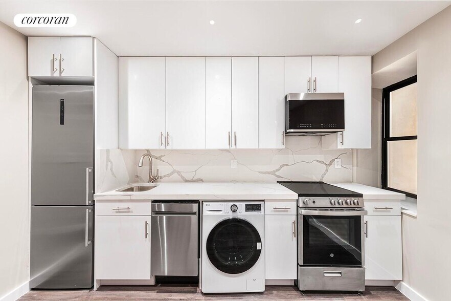 Building Photo - 126 W 25th St