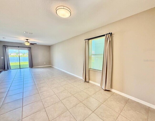 Building Photo - 1036 Royal Empress Dr
