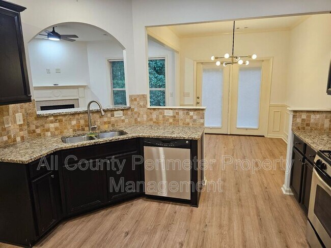 Building Photo - 6390 Elmshorn Way