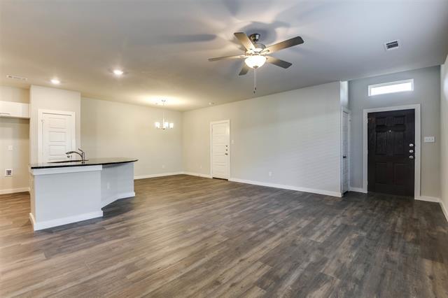 Building Photo - 617 Blackland dr