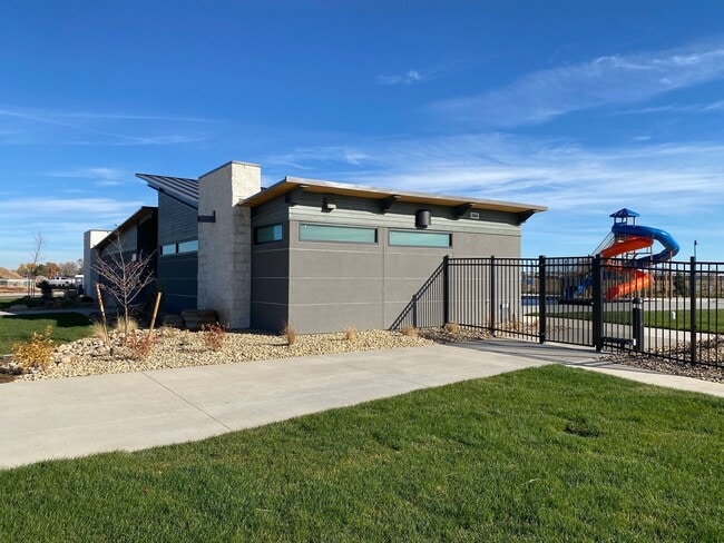 Building Photo - 4888 Denys Dr.