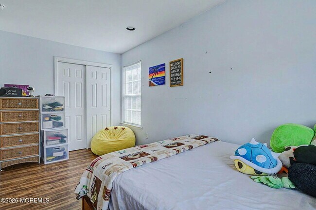 Building Photo - 450 Beachway Ave