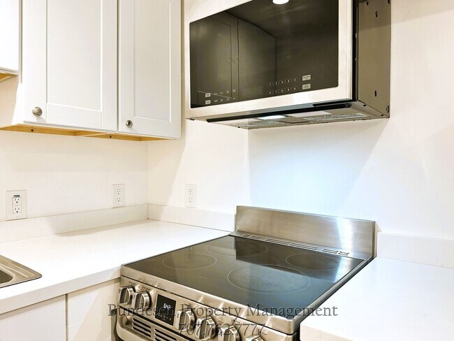 Building Photo - 134 Howard St