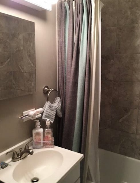 Bathroom - 4 Wyndover Woods Ln