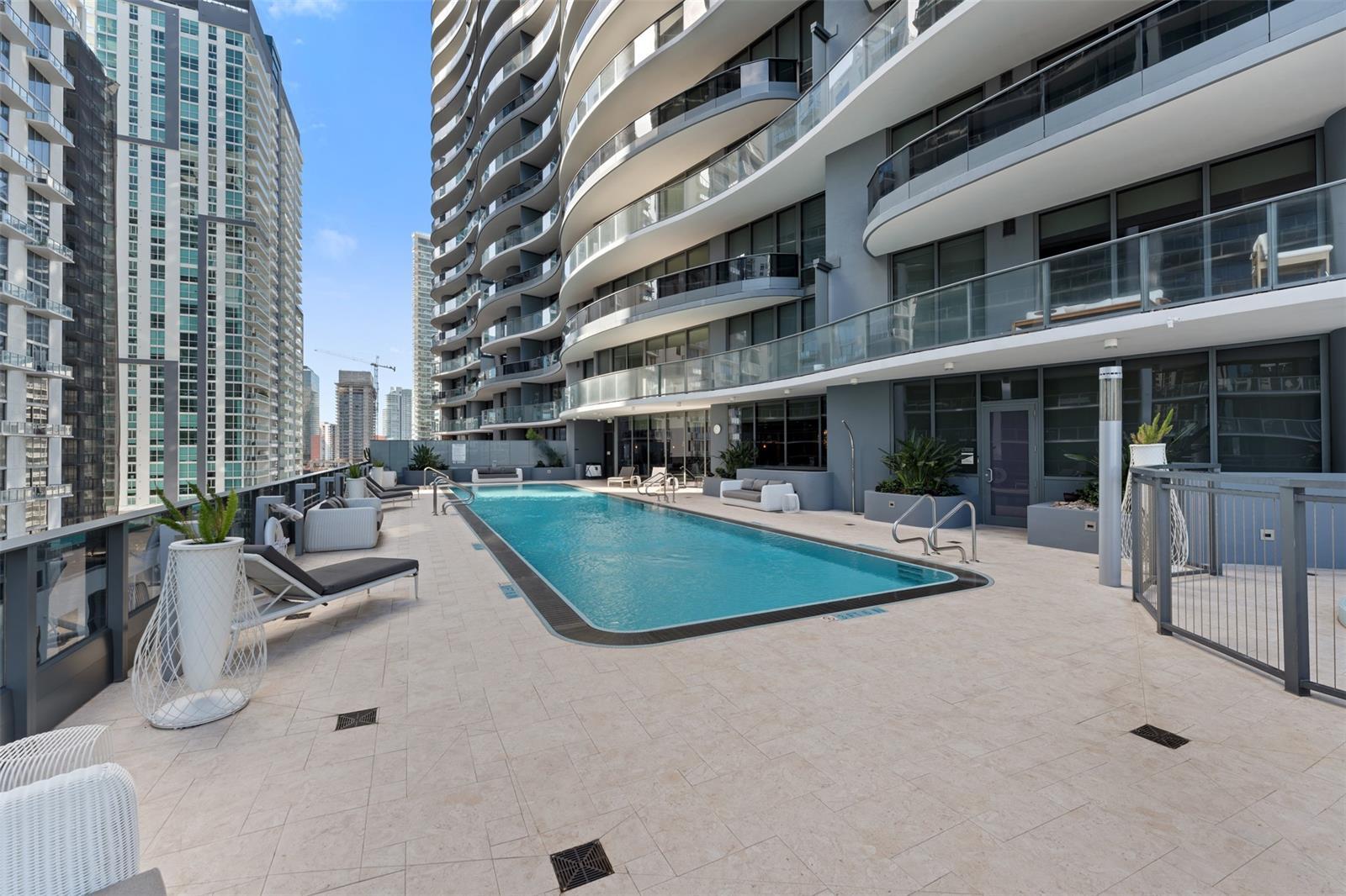 Building Photo - 1000 Brickell Plz