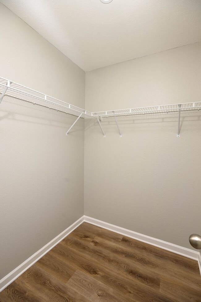 Building Photo - Lee Crossing Neighborhood, Easy access to ...